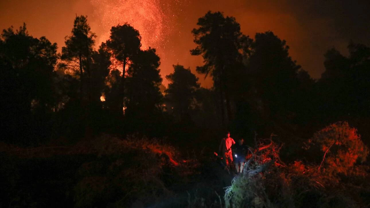 Μαίνεται η πύρινη λαίλαπα στη Γορτυνία – Αναμένεται ενίσχυση των δυνάμεων της πυροσβεστικής